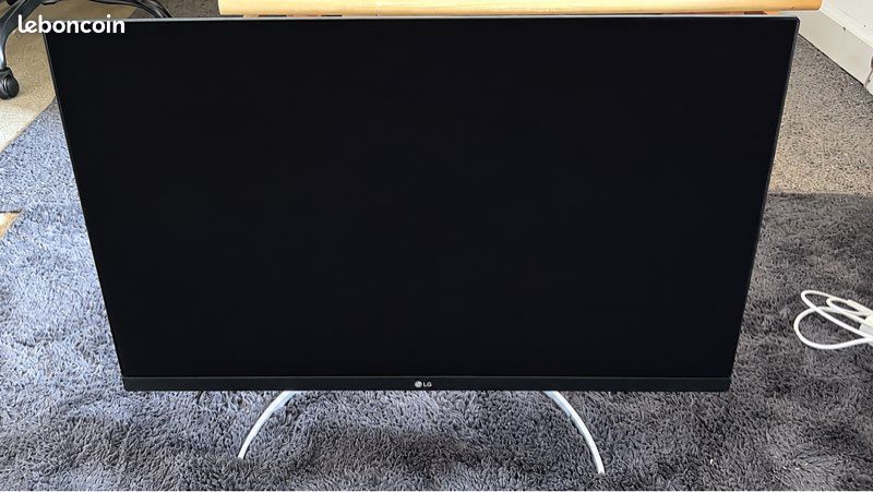 LG UltraFine 27UP850K-W – Écran 27” 4K UHD USB-C – Comme neuf (image 1)