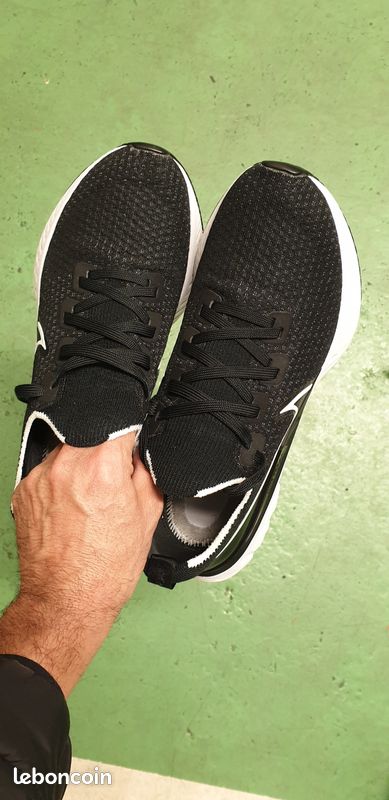 Nike React Flyknit noir/blanc – Pointure 43 (image 4)