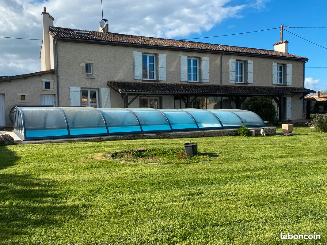 Maison 8 pièces 206 m² · à Béruges · 206 m² · 350 000 €