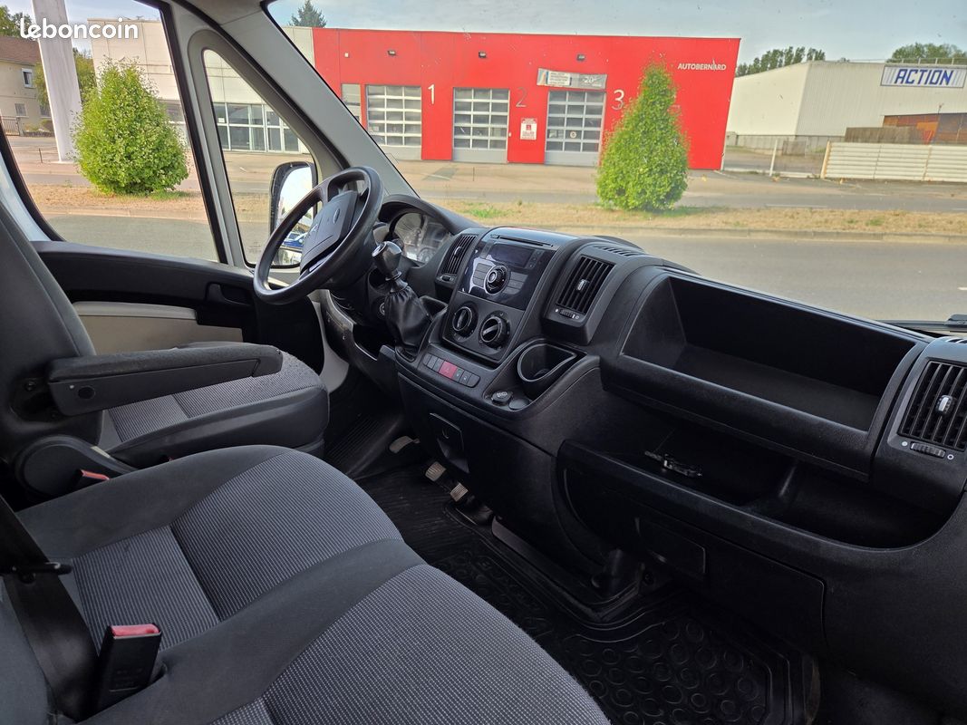 PEUGEOT Boxer Boxer Fg 330 L1H1 2.2 HDi 110 FAP Confort GARANTIE 12 MOIS (image 14)