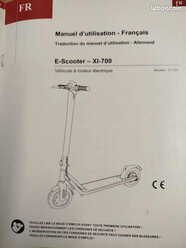 Volant cuir epoca Simoni Racing avec surpiqûres noires Volant cuir epoca Simoni Racing avec surpiqûres noires