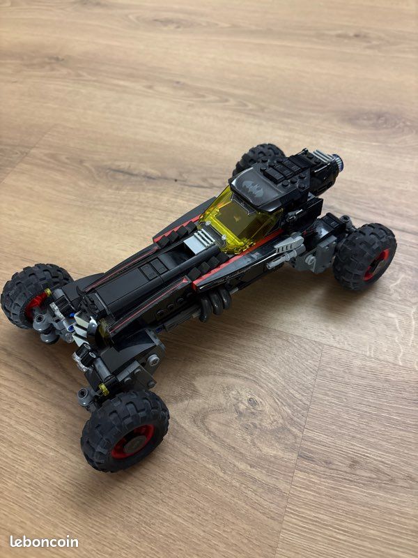 Lego batmobile (image 1)