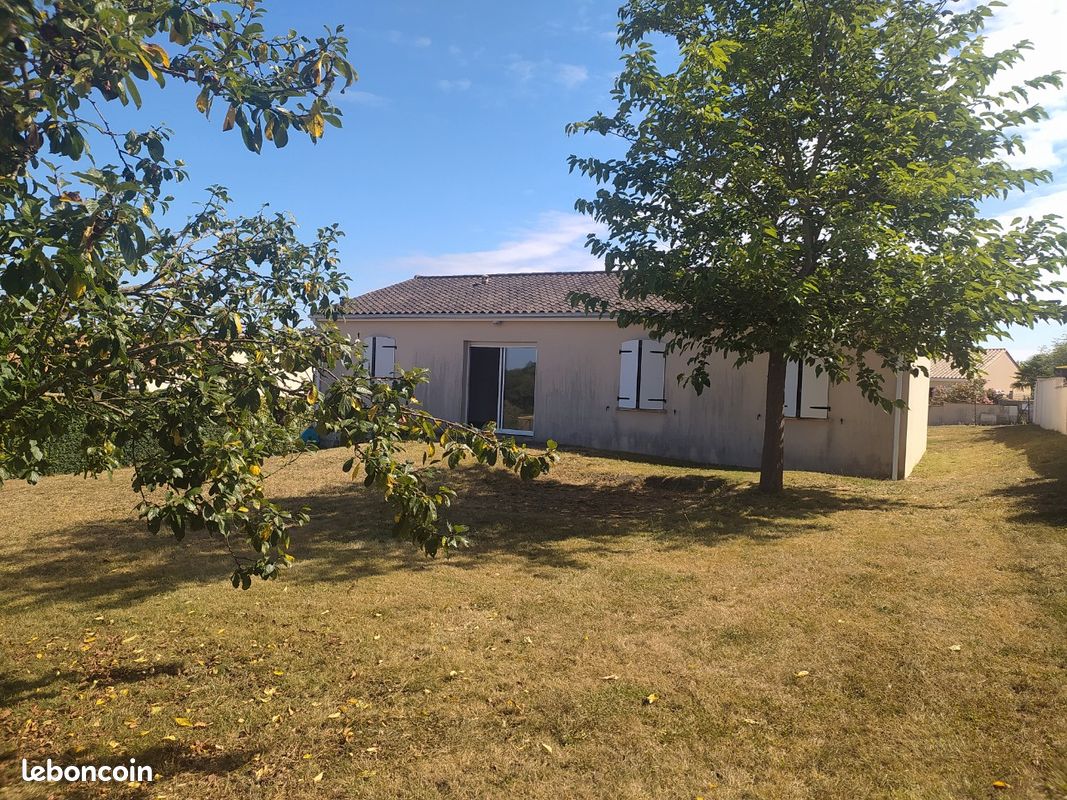 Maison 4 pièces 90 m² · à Champniers · 90 m² · 890 €