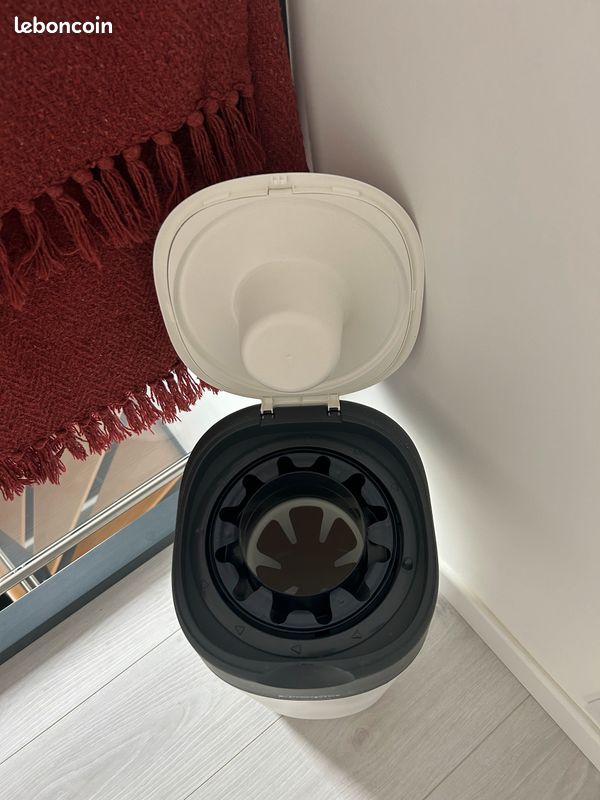 Poubelle à couche avec sac (image 2)