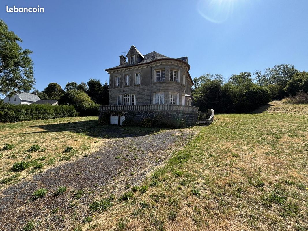 Maison 11 pièces 276 m² · à Trizac · 276 m² · 212 000 €