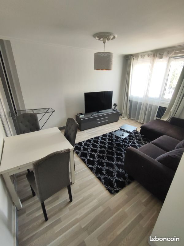 Appartement 4 pièces 81 m² · à Oullins-Pierre-Bénite · 81 m² · 999 €