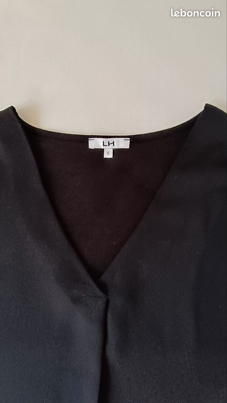 Blouse fluide élégante noire (image 3)