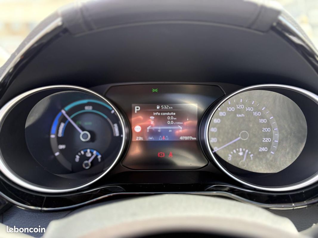 KIA CEED 1.6 GDI 141H 105 HYBRID PHEV 8.9KWH LOUNGE DCT BVA ( garanti constructeur ) (image 7)