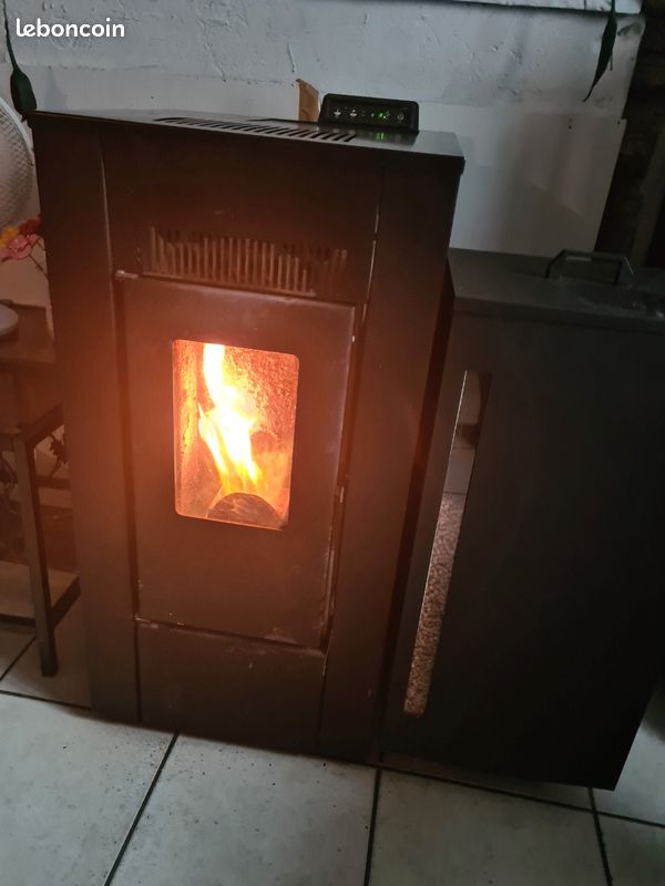 Poele a pellets 8kw (image 1)