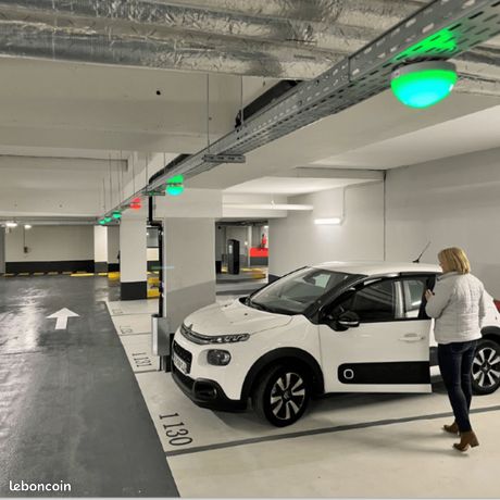 Location 1 place de parking à Clamart