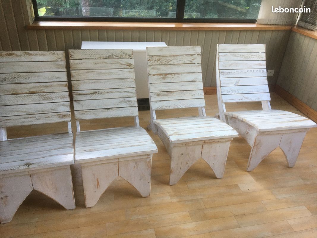Fauteuil en bois mélaise (image 1)