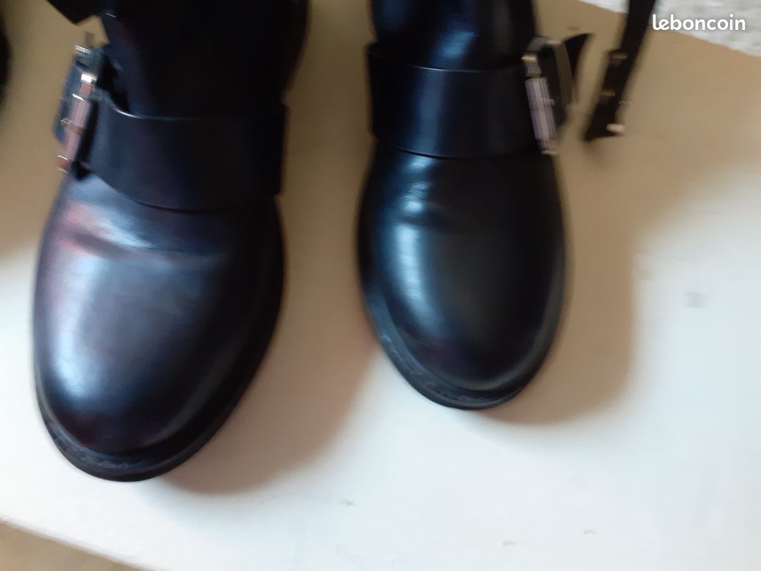2 paires de bottines noir 1 paire compensées, 1 paire plates (image 6)