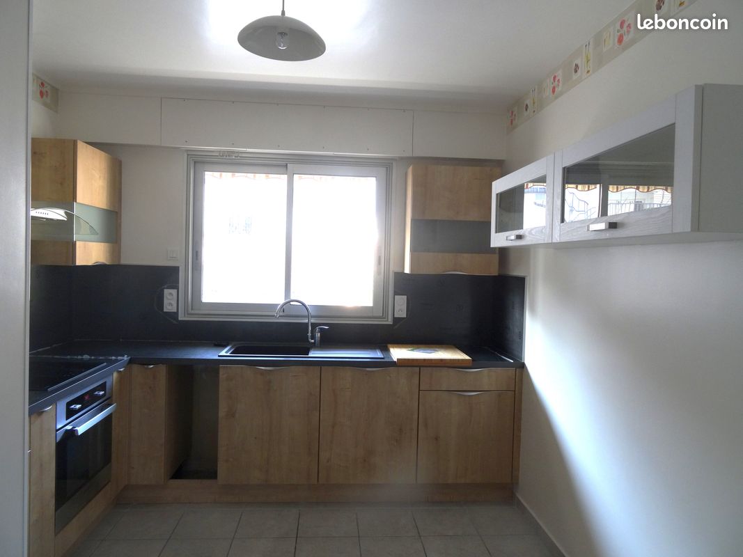 Parking 3 pièces 81 m² · à Grenoble · 81 m² · 1 265 €