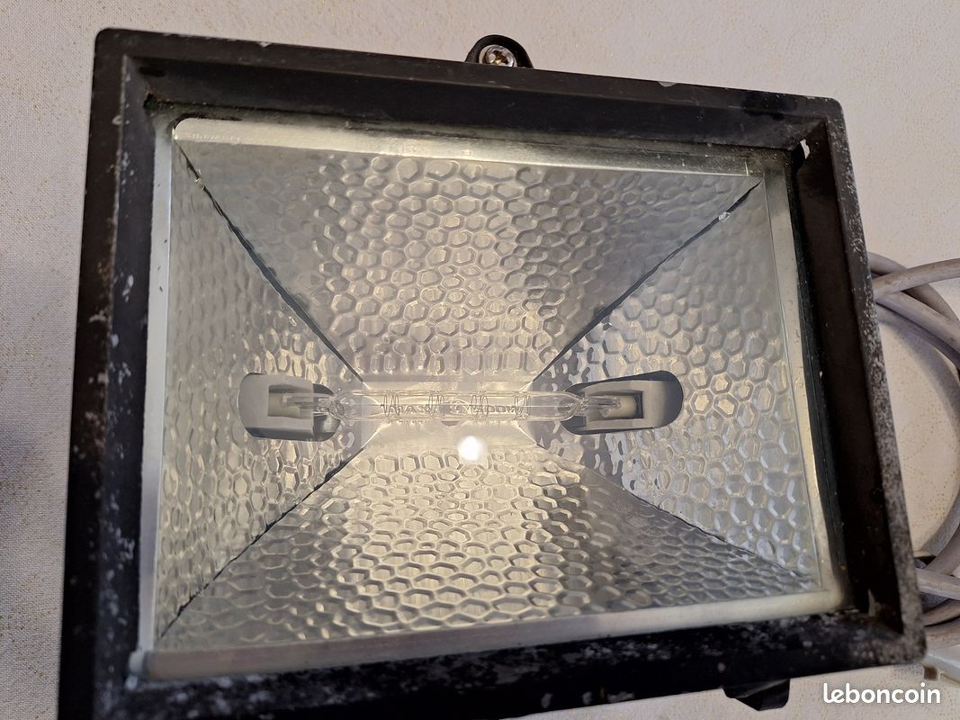 Projecteur Halogene extérieur (image 2)