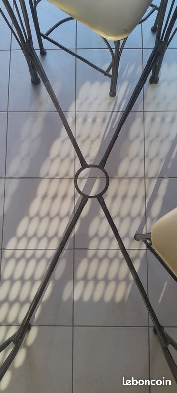 Table +chaises (image 4)