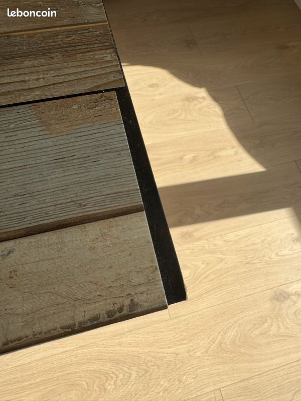 Table (image 3)