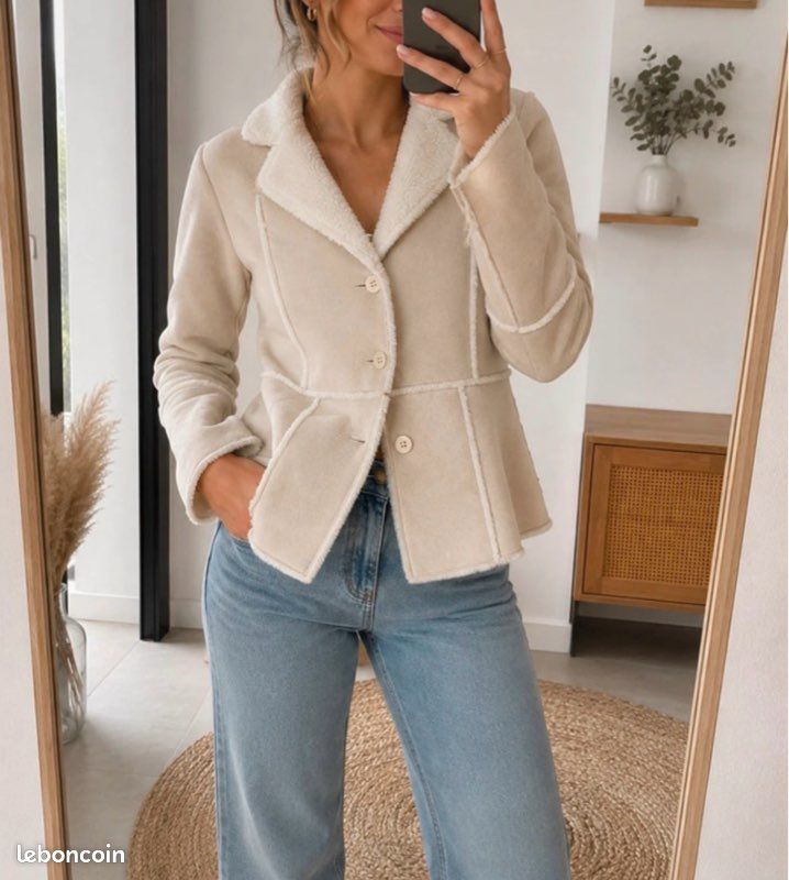 Manteau veste beige à boutons avec doublure en fourrure intérieure, taille 40 (91/94 cm) (image 4)