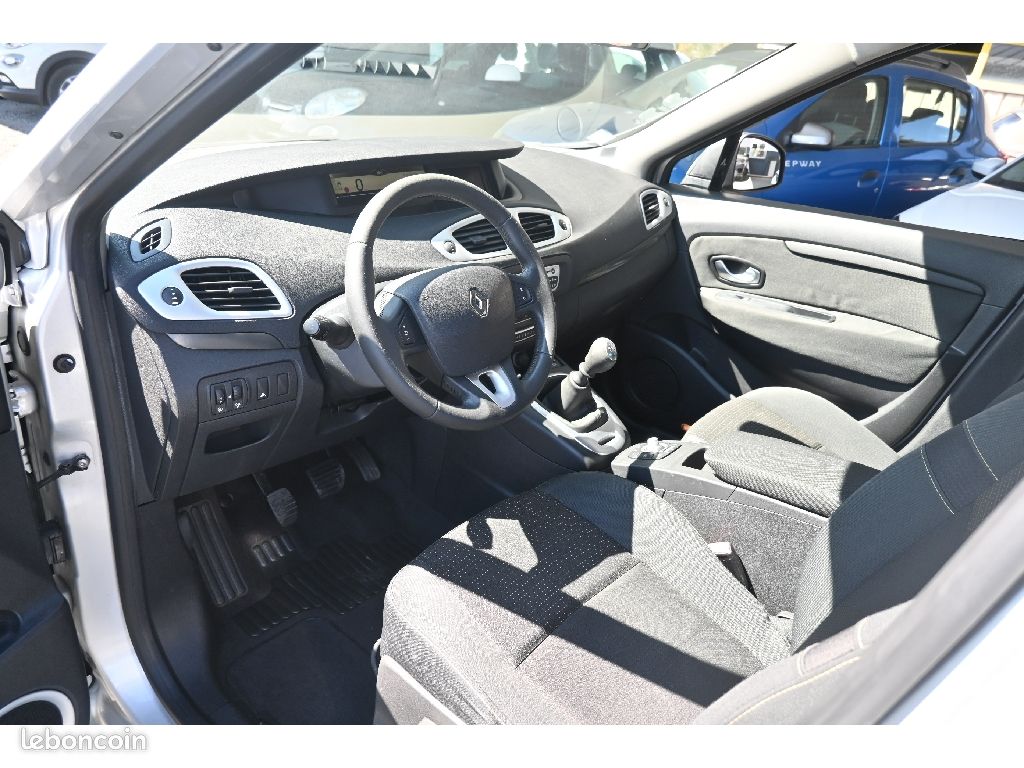 Renault Scénic III dCi 105 eco2 Dynamique (image 9)