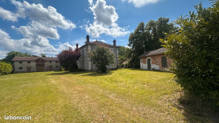 Propriété 7 pièces 300 m²