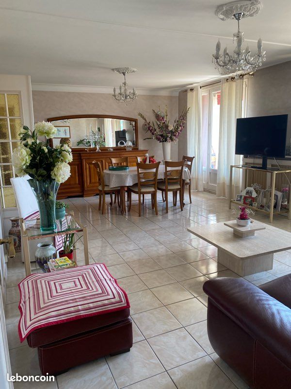 Appartement 3 pièces 82 m² · à Grenoble · 82 m² · 150 000 €