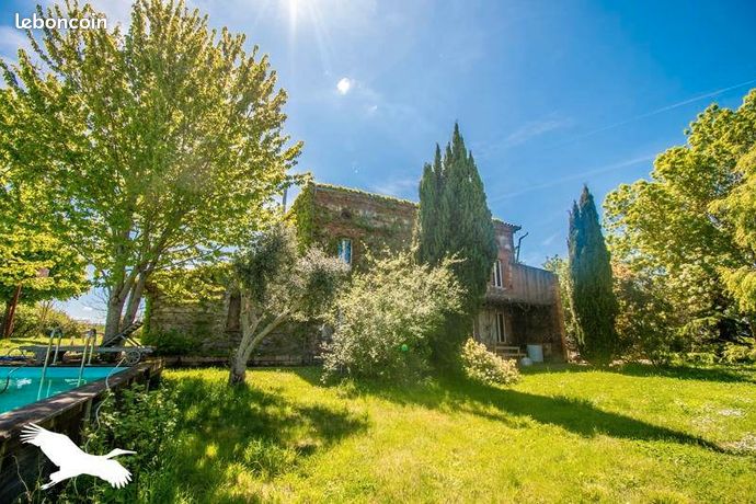 Maison 6 pièces 285 m²
