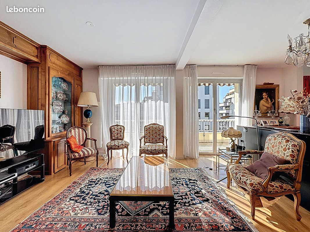 Appartement 6 pièces 180 m² · à Annecy · 180 m² · 892 000 €