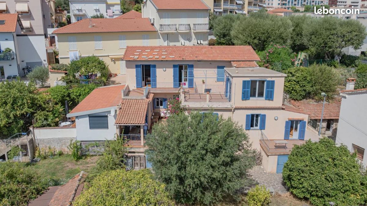 Maison 7 pièces 145 m² · à Cap-d'Ail · 145 m² · 1 200 000 €