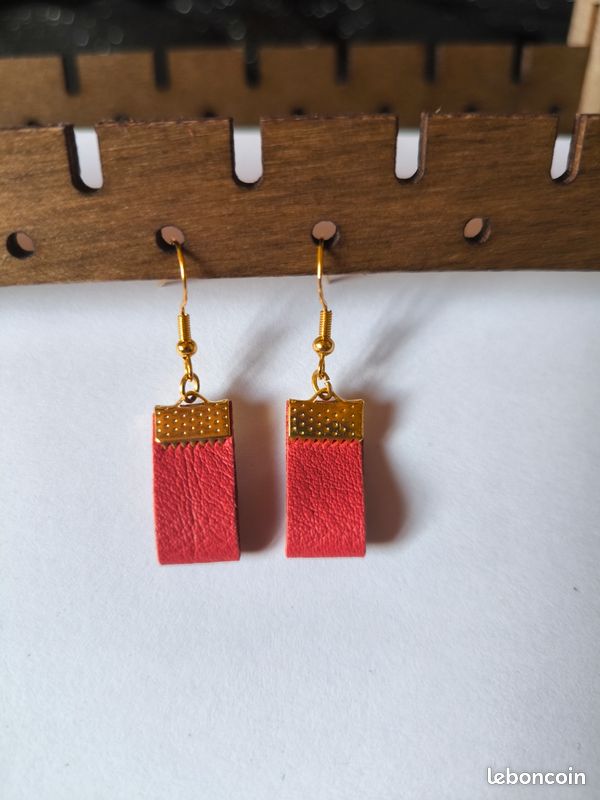 Boucles d'oreilles en acier et cuir (image 1)