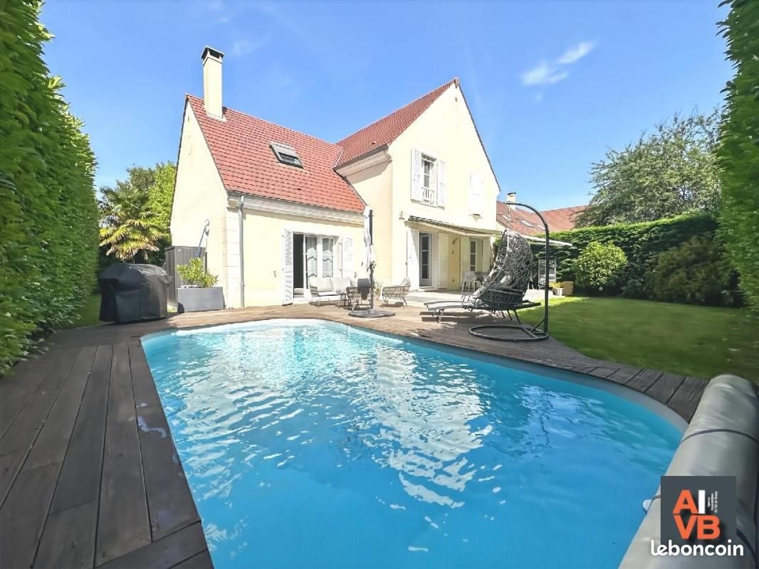 Maison 6 pièces 155 m² · à Bussy-Saint-Georges · 155 m² · 650 000 €