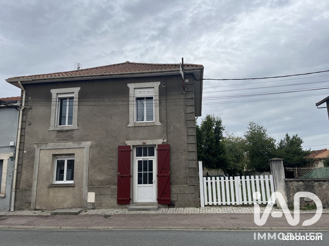 Maison 4 pièces 120 m² · à Terres-de-Haute-Charente · 120 m² · 65 000 €