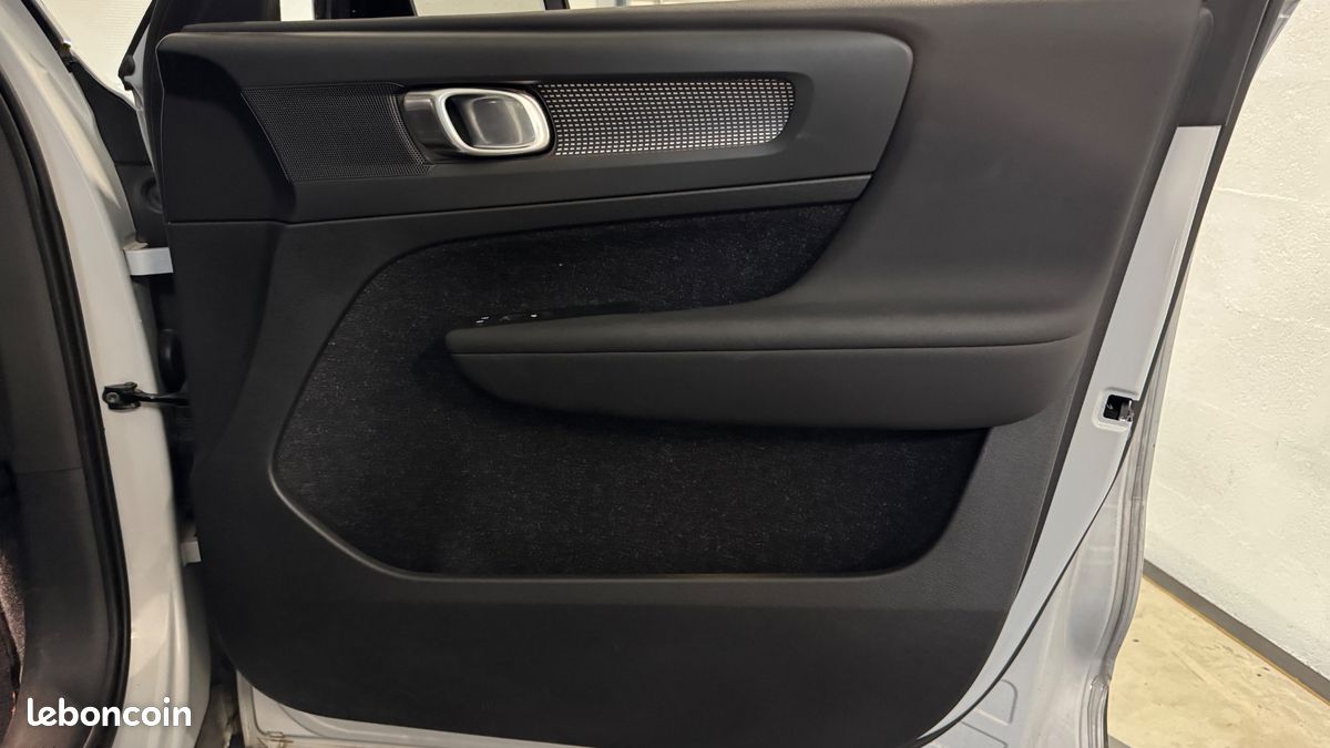 VOLVO XC40 1.5 T3 165ch R-DESIGN 2WD GEARTRONIC - TO PANO - CAMERA (image 27)