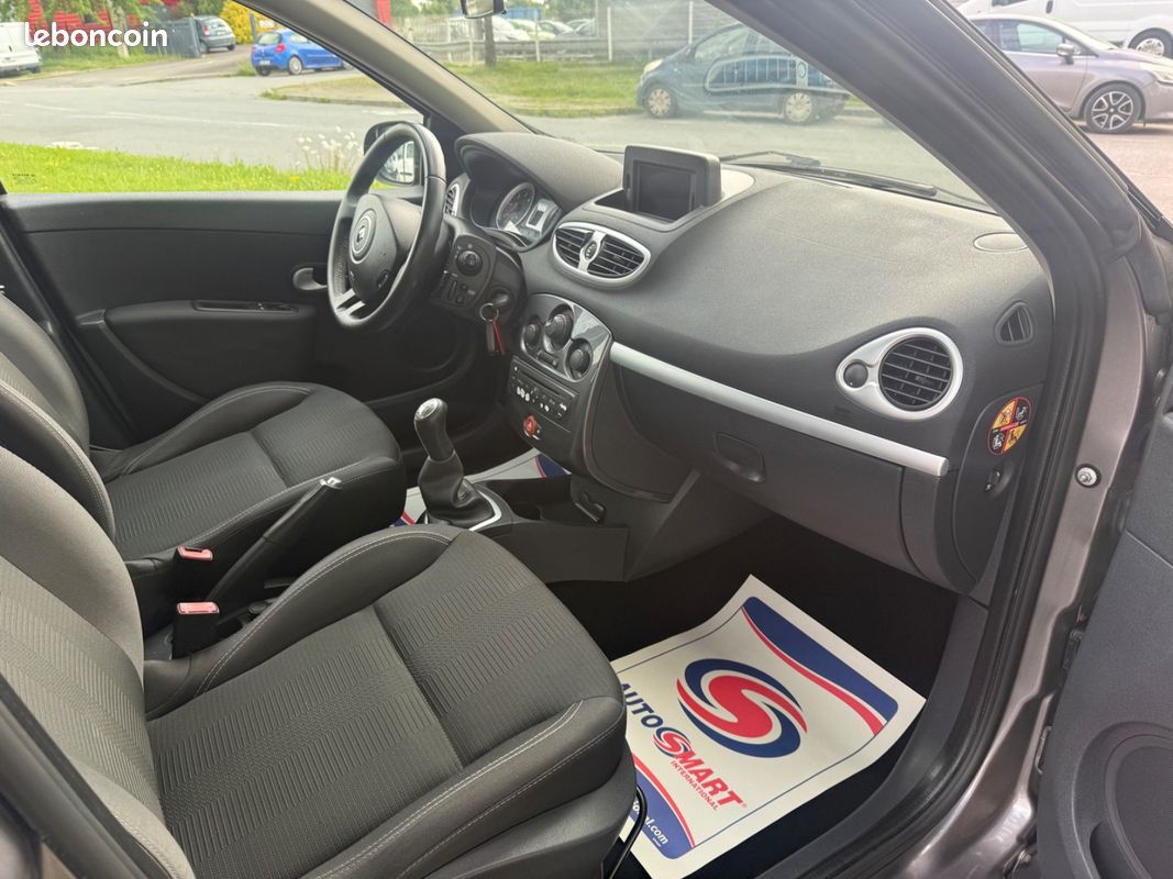 Renault CLIO III ESTATE 1.5 dci 70 cv Authentique (image 3)