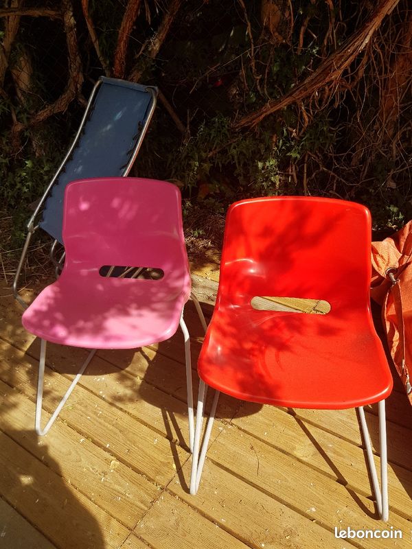 Chaise snille par ikea rouge et rose