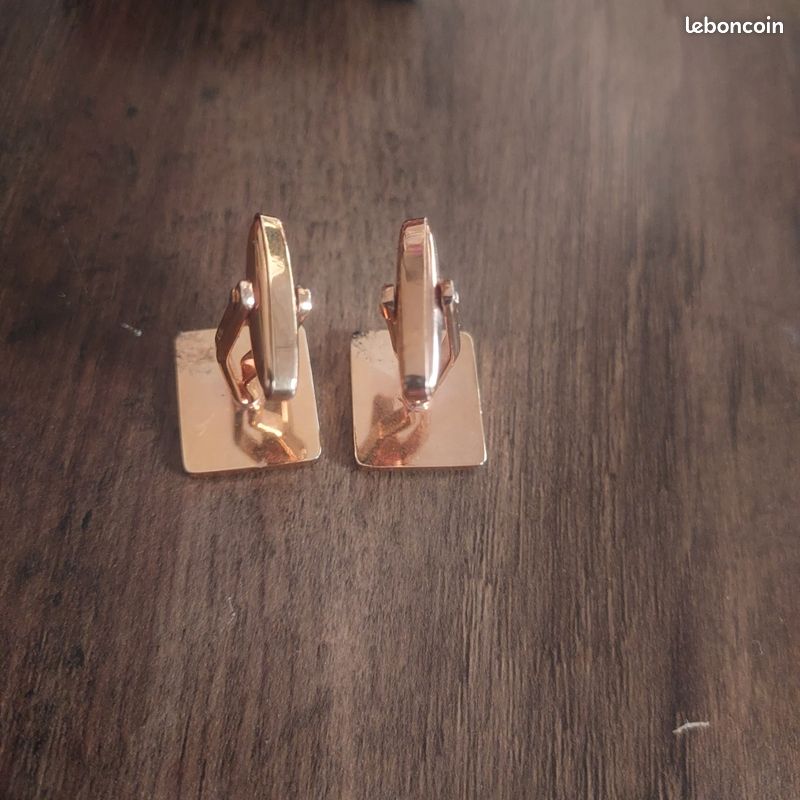Lot De 2 Paires De Boutons De Manchette Dorés - Occasion, Référence REF10625J, Style Classique