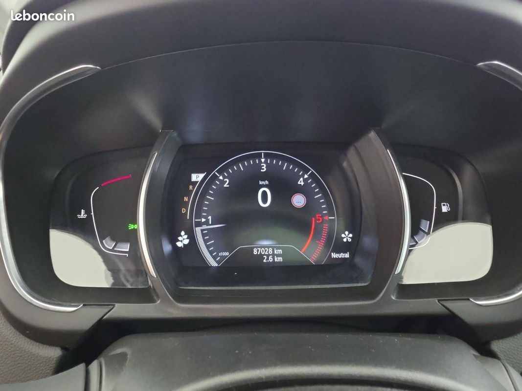 RENAULT Scenic dCi 160 Energy EDC Initiale Paris (image 17)