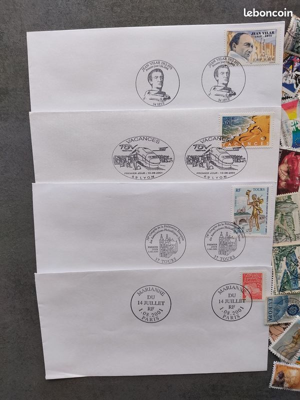 Lot De 370 Timbres France Oblitérés – Tous Différents + 4 Enveloppes 1er Jour