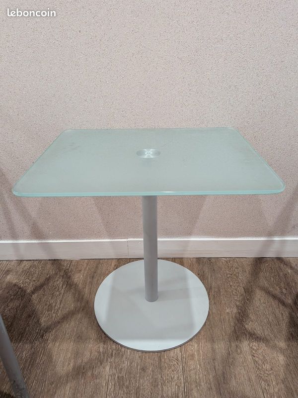 Petite table en verre (image 1)
