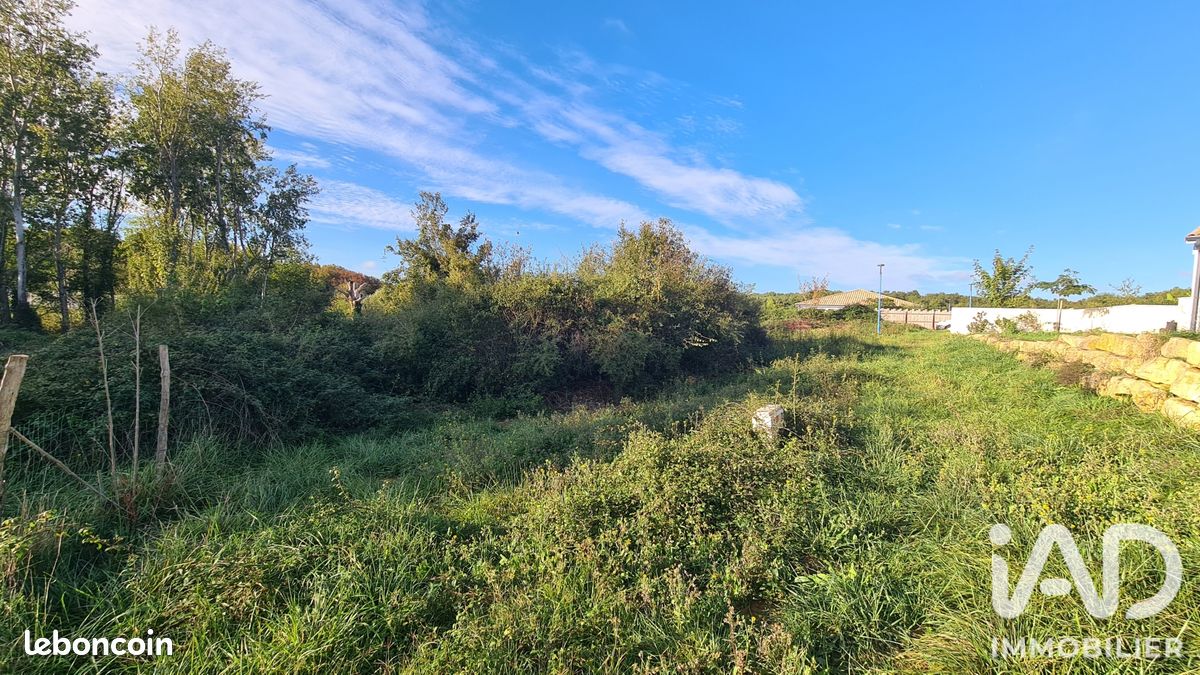 Terrain 993 m² · à Ligugé · 993 m² · 74 510 €