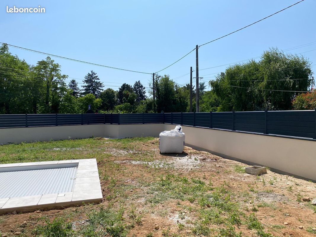 Clôture Aluminium Gris RAL7016 Design Moderne (image 4)