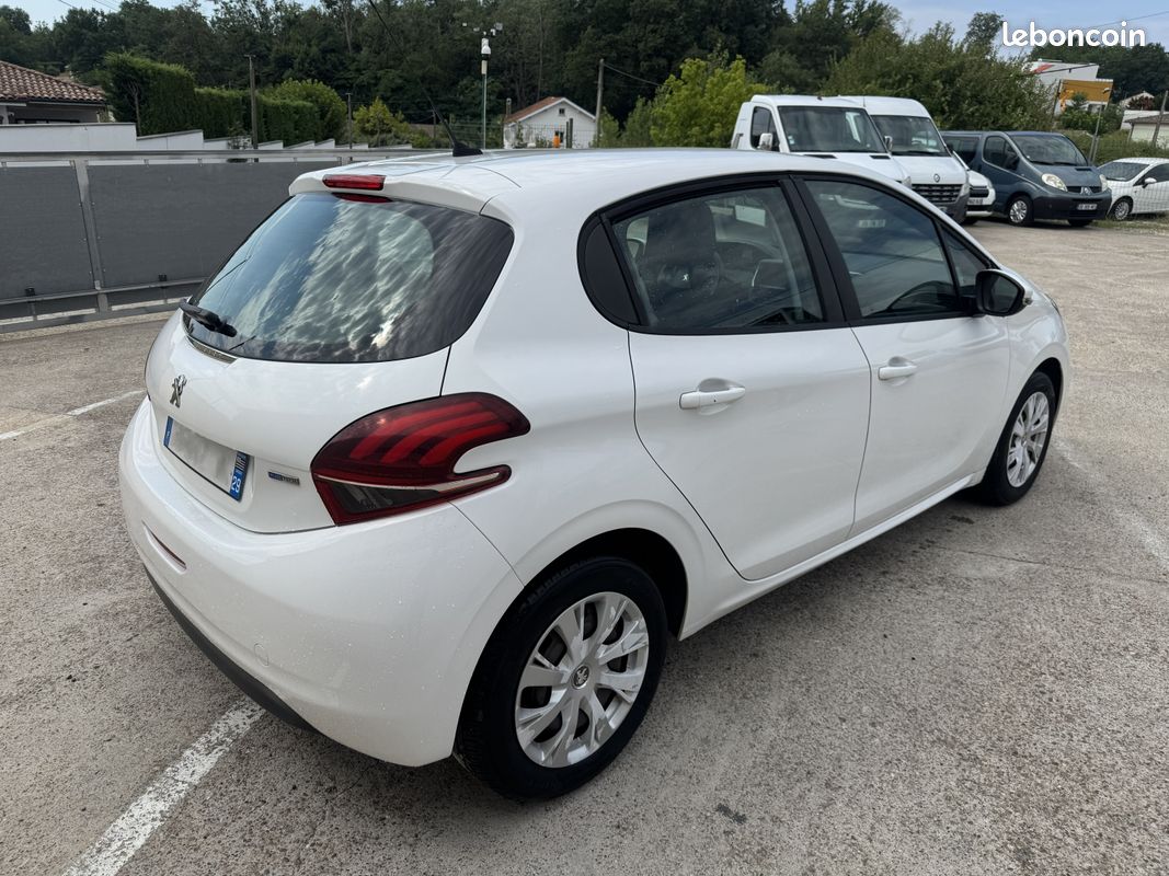 PEUGEOT 208 1.0i 68ch (image 3)