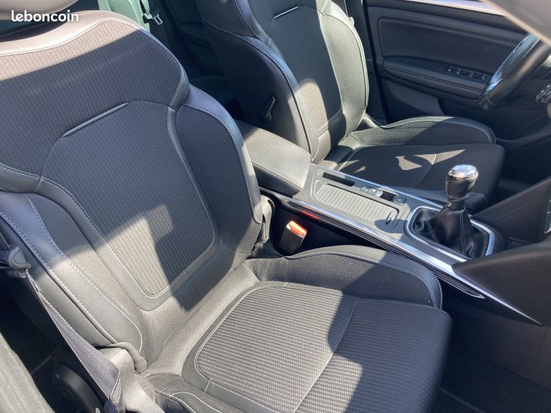 Renault MEGANE IV ESTATE 1.5 BLUE DCI 115CH INTENS + toit pano + bose (image 9)