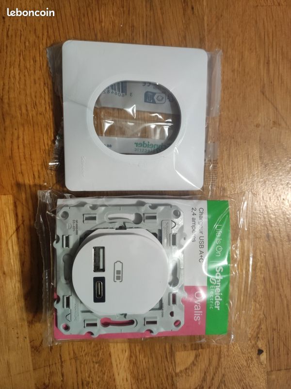 Schneider ovalis chargeur USB a et c 2.4 ampères (image 1)