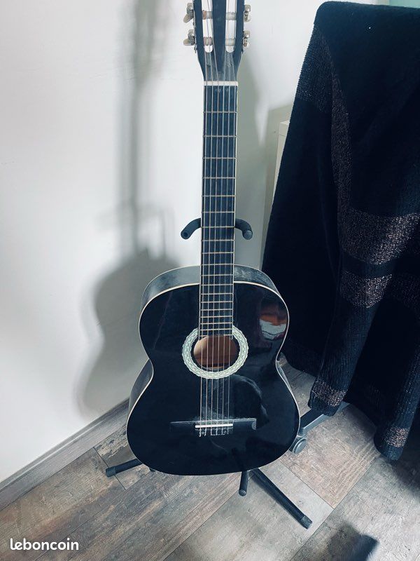 Guitare classique Clifton noire 4/4 (image 1)