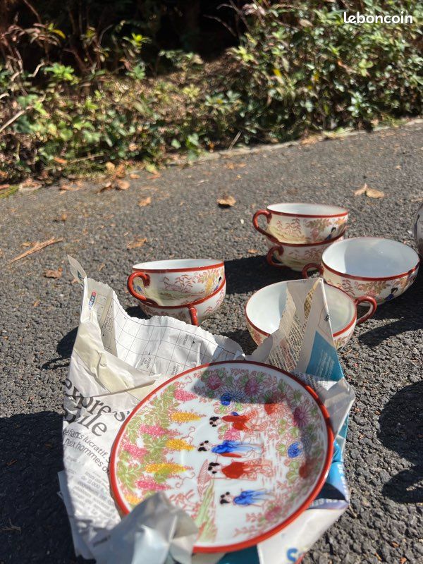 Service à thé japonais en porcelaine décor geisha (8 pièces) (image 3)
