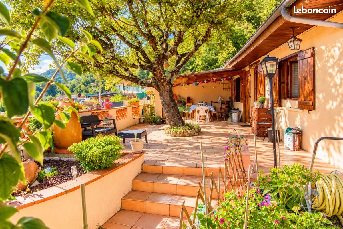 Maison 4 pièces 75 m² · à Roquestéron · 75 m² · 279 000 €