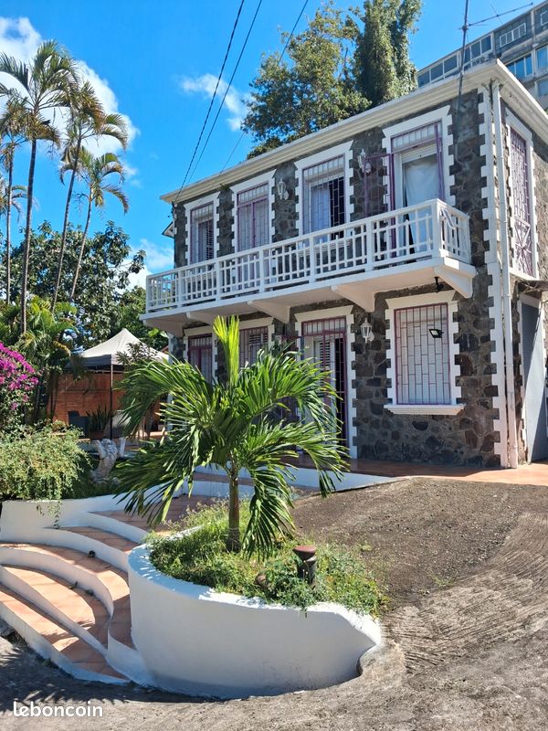 Maison 8 pièces 250 m² · à Fort-de-France · 250 m² · 550 000 €