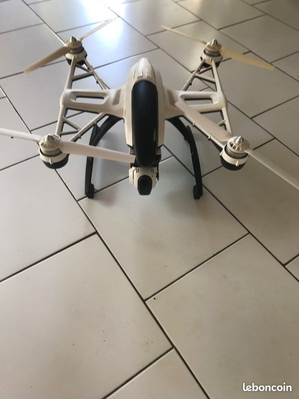 Drone typhoon q500 (image 1)