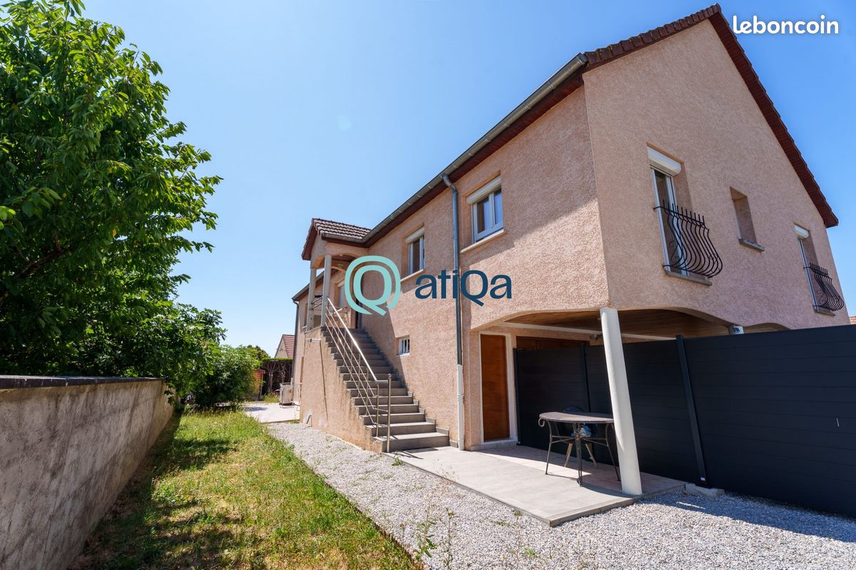 Appartement 4 pièces 122 m² · à Crissey · 122 m² · 980 €