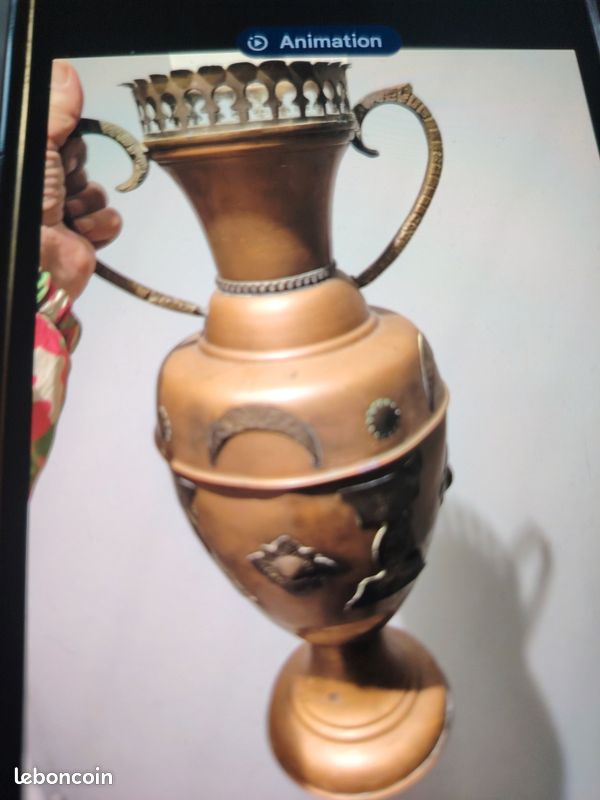 Vase en cuivre gravé (image 3)