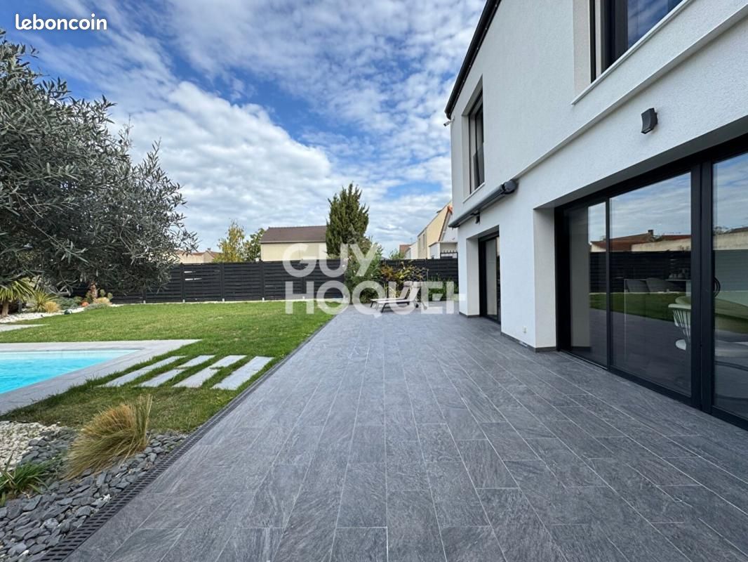 Maison 8 pièces 204 m² · à Athis-Mons · 204 m² · 670 000 €